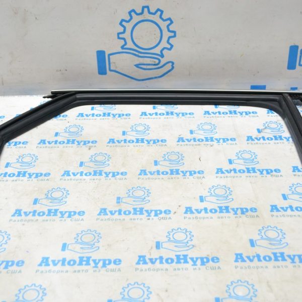 Молдинг двери верхний зад прав Audi Q5 80A 18-24 с уплотнителем стекла 80A839643G