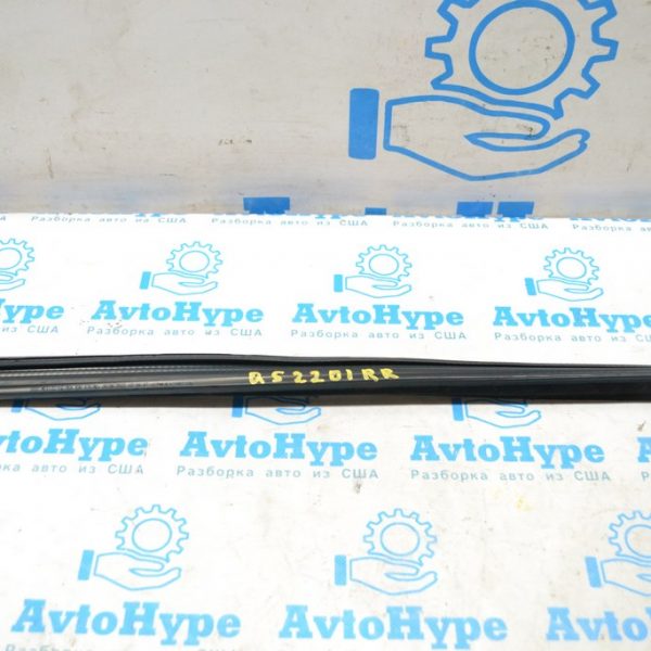 Уплотнитель стекла внутренний зад прав Audi Q5 80A 18-24 80A839480