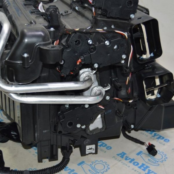 Испаритель Audi Q5 80A 18-24 4M1820023B