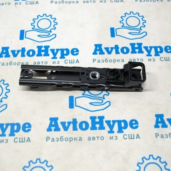 Регулятор высоты ремня безопасности правый Audi Q5 80A 18-24 627390100H