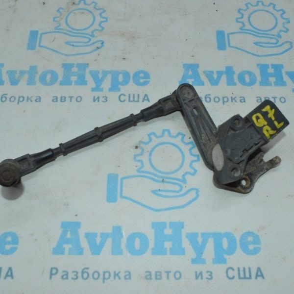 Датчик положения кузова с тяжкой задний левый Audi Q7 16- 4M0907503 4M0941309H