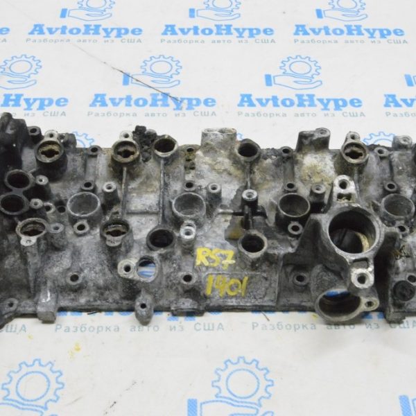 Крышка клапанная правая Audi RS7 14-15 4.0 tfsi CRDB (01) 0911103