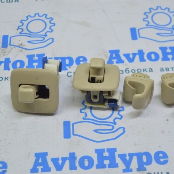 Крючок крепления пассажирского козырька Lexus RX350 RX450h 10-15 бежевый 74631-48020-A0