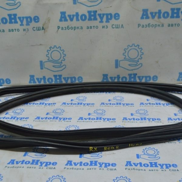 Уплотнитель резина двери багажника Lexus RX350 RX450h 10-15 67881-0E020