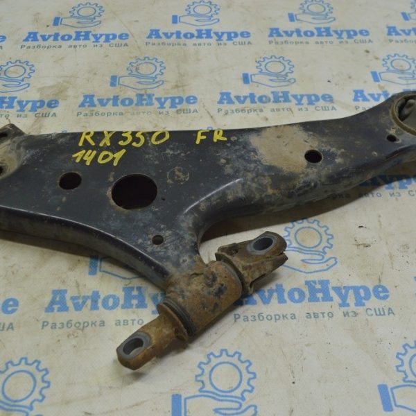 Рычаг нижний передний правый Lexus RX350 RX450h 10-15 (01) 48068-0E050