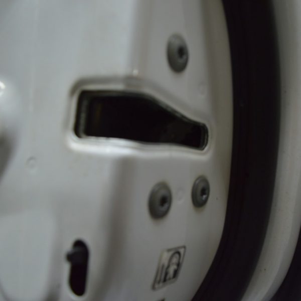 Замок двери зад прав Lexus RX350 RX450h 10-15 69050-60100