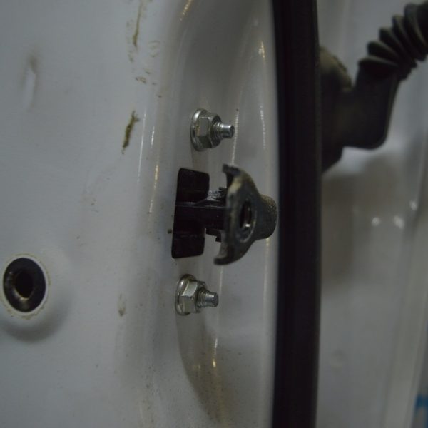 Ограничитель двери зад лев Lexus RX350 RX450h 10-15 68640-48040