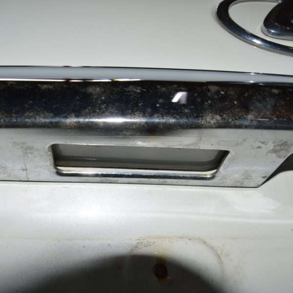 Подсветка номера двери багажника левая Lexus RX350 RX450h 10-15 81204-48010