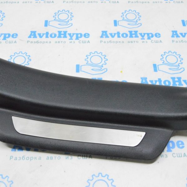 Накладка порога зад прав Lexus RX350 RX450h 10-15 черн 67930-0E020-C0