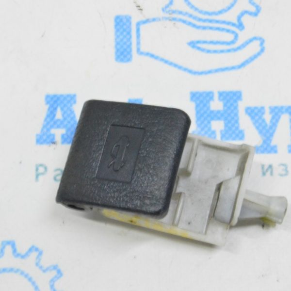 Ручка открывания капота салонная Lexus RX350 RX450h 10-15 черн 5360152010C0