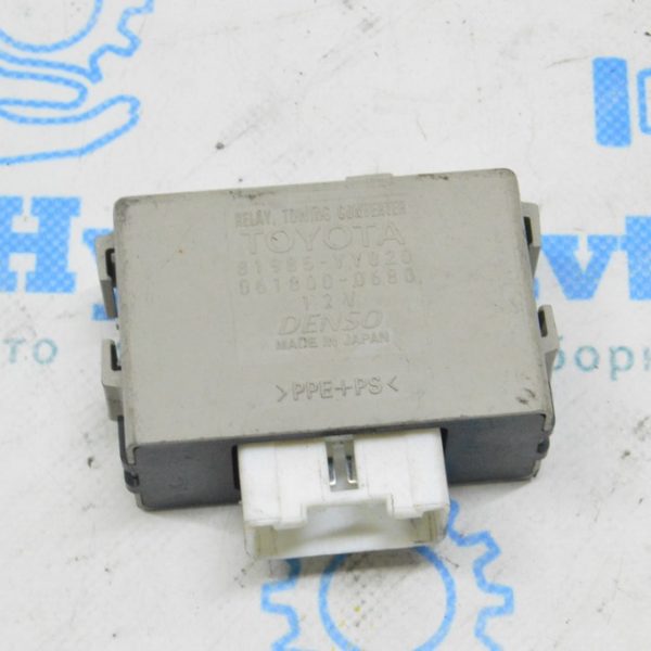 TOWING RELAY CONVERTER MODULE Lexus RX350 10-15 (03) пробит корпус 81985YY020