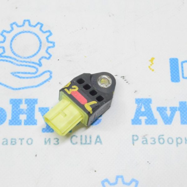 Датчик подушки безопасности центральная стойка левый Lexus RX350 RX450h 10-15 89831-0T030