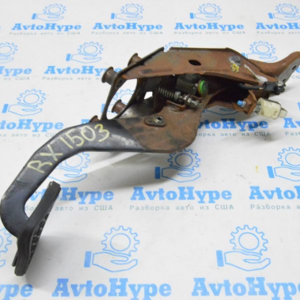 Педаль тормоза Lexus RX350 RX450h 10-15 (03) ржавая 47110-0E020
