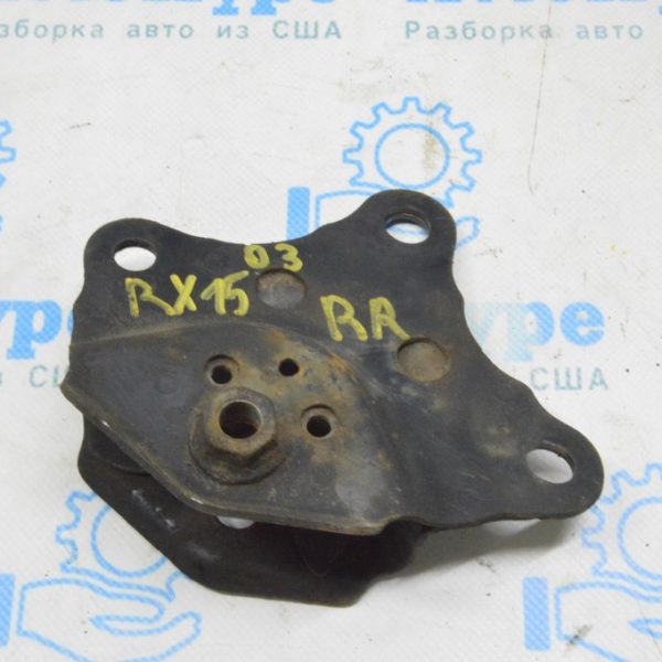 Кронштейн амортизатора задний правый Lexus RX350 RX450h 10-15 48516-0E010