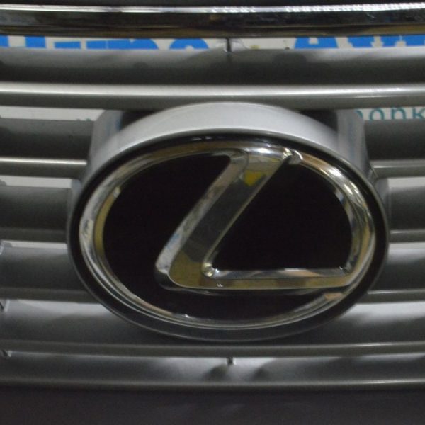 Эмблема решетки радиатора grill Lexus RX350 10-15 черная стекло 90975-02126