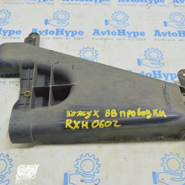 Защита высоковольтных проводов задняя левая Lexus RX400h 06-09 82817-48570