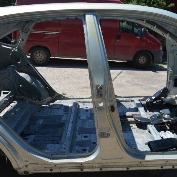 Стойка кузова центральная правая Lexus RX300 RX330 RX350 RX400H 04-09 (02) серебро 61311-48030