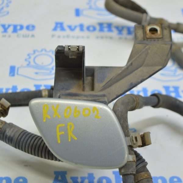 Заглушка под омыватель фар переднего бампера правая Lexus RX400h 06-09 52127-48040-E2