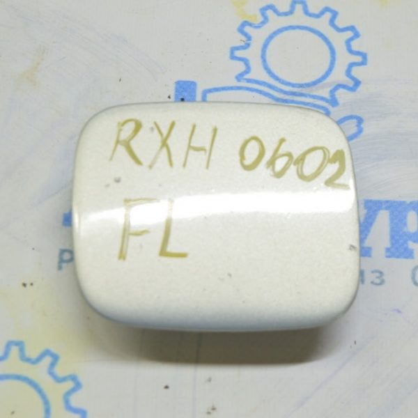 Заглушка буксир крюка переднего бампера левая Lexus RX400h 06-09 5212848901