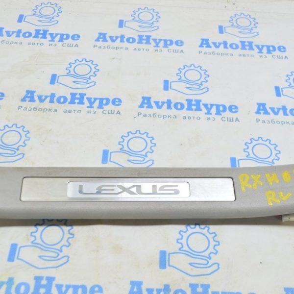Накладка порога с подсветкой задняя левая Lexus RX300 RX330 RX350 RX400h 04-09 серая 67940-48012-B0