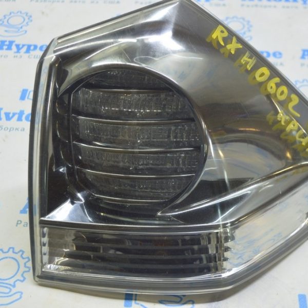 Фонарь внешний крыло правый Lexus RX350 RX400h 06-09 темный (02) 81551-48100
