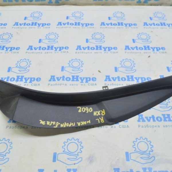 Уплотнитель двери багажника боковой левый Lexus RX300 RX330 RX350 RX400h 04-09 6445848010