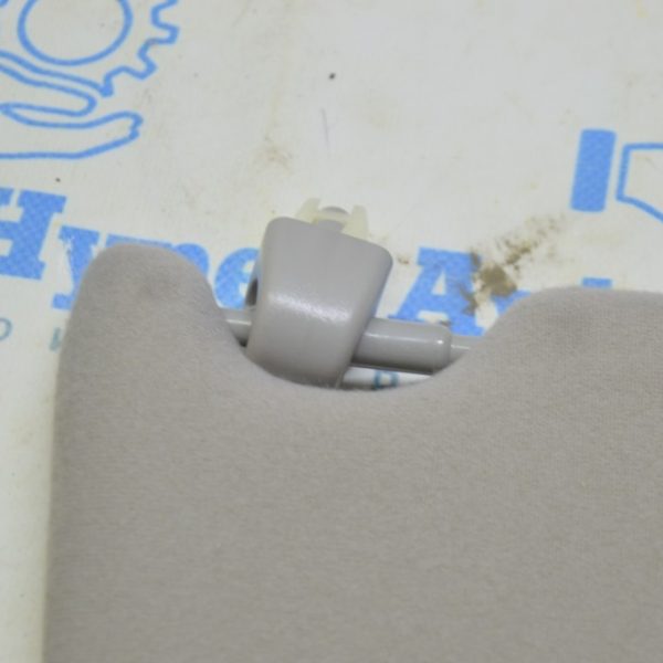 Крючок крепления пассажирского козырька Lexus RX300 RX330 RX350 RX400h 04-09 серый 74348-12040-B0