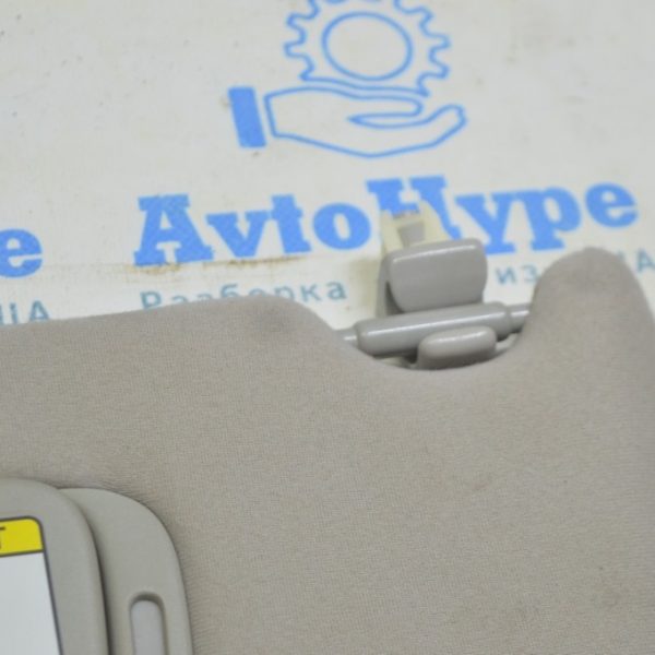 Крючок крепления водительского козырька Lexus RX300 RX330 RX350 RX400h 04-09 серый 74348-12040-B0