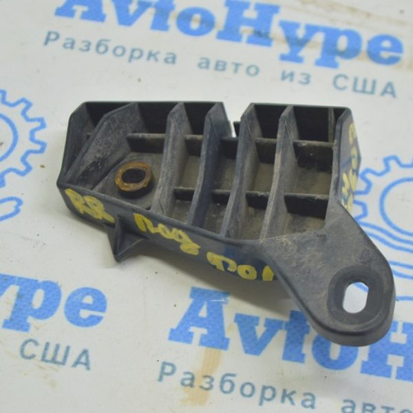 Крепление заднего бампера внутреннее малое правое Lexus RX300 RX330 RX350 RX400h 04-09 тип 2 52155-0E010