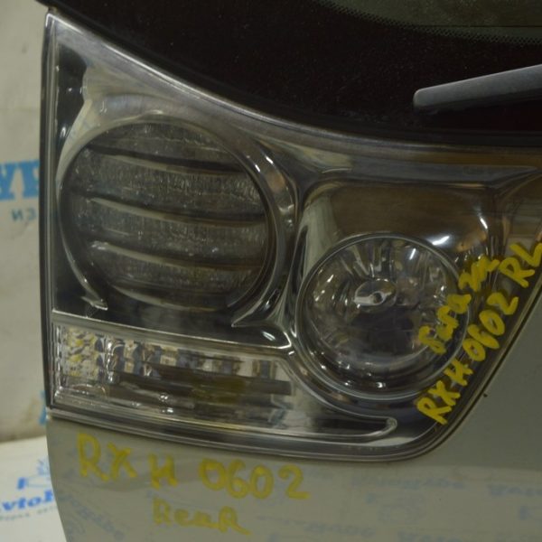 Фонарь внутренний крышка багажника левый Lexus RX350 RX400h 06-09  темный (02) 81591-48061