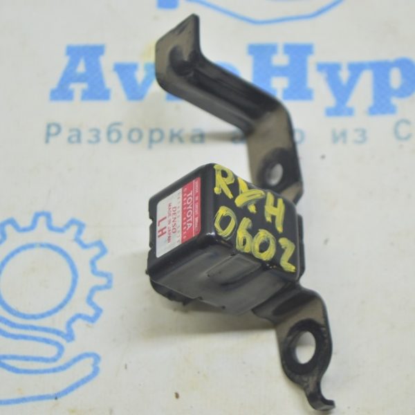 Датчик удара в багажнике левый Lexus RX300 RX330 RX350 RX400h 04-09 G4849-48010