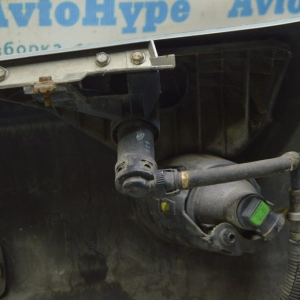 Форсунка омывателя фары правая Lexus RX400h 04-09 85207-48020