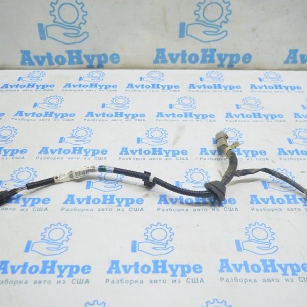 Провод с салона наружу Lexus RX450h 13-15 (02) 82165-48090