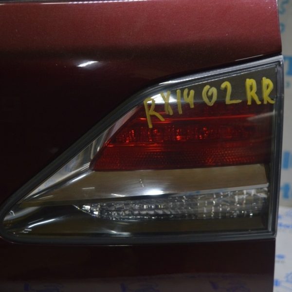 Фонарь внутренний крышка багажника правый Lexus RX350 13-15 рест (02) 81580-0E040