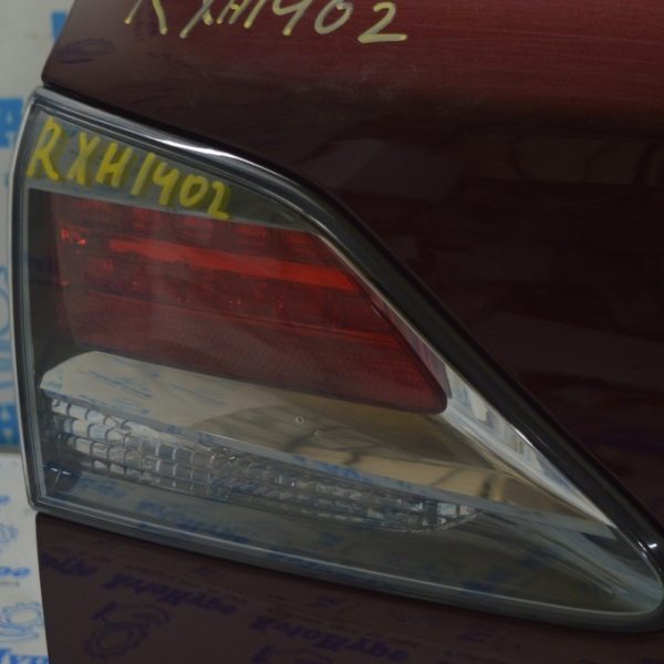 Фонарь внутренний крышка багажника левый Lexus RX450h 13-15 рест (02) 81591-48140