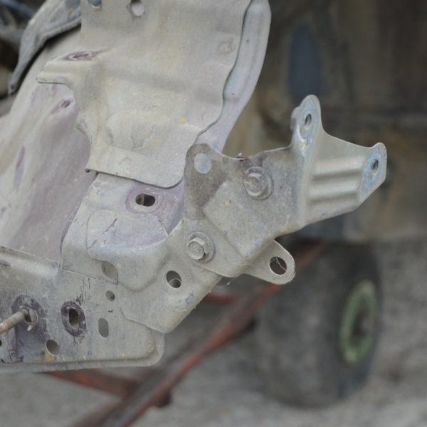 Кронштейн крыла перед лев Lexus RX350 RX450h 10-15 61168-48020