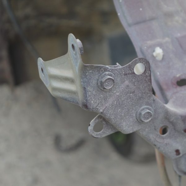 Кронштейн крыла перед прав Lexus RX350 RX450h 10-15 61167-48020