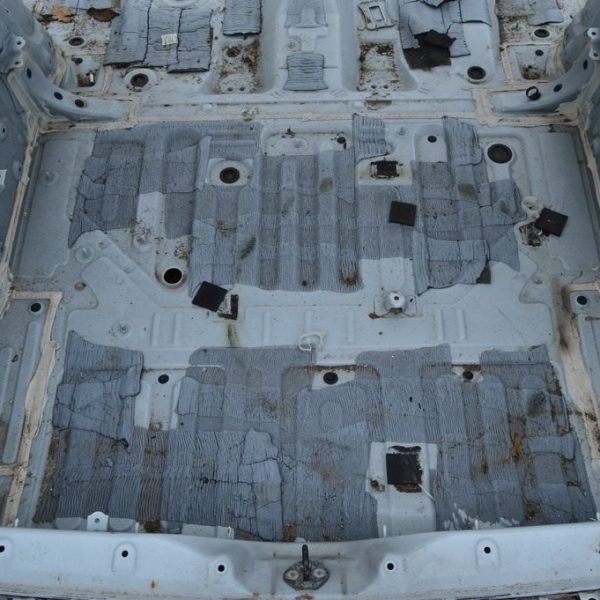 Корыто багажника Lexus RX350 RX450h 10-15 (01) белое на кузове