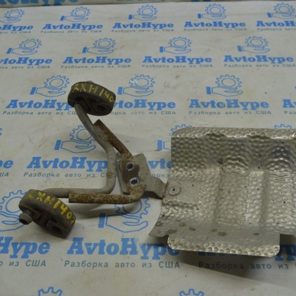 Кронштейн глушителя передний Lexus RX450 10-15 (02) 17572-31100