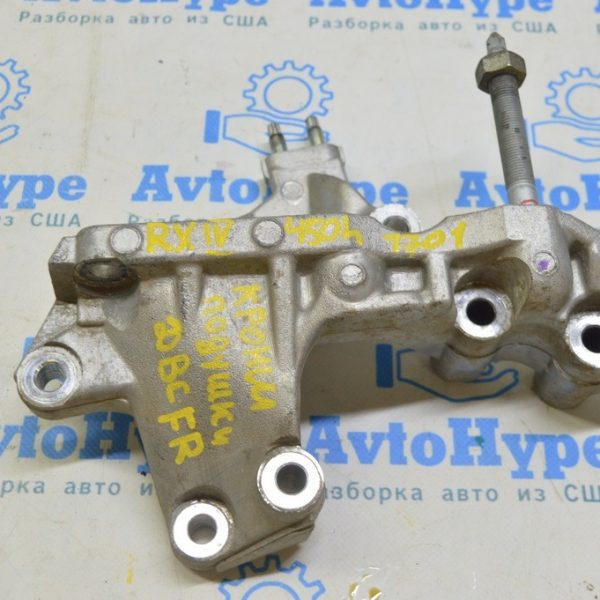 Кронштейн подушки двигателя правый Lexus RX350 RX450h 16-22 на моторе 12315-31160