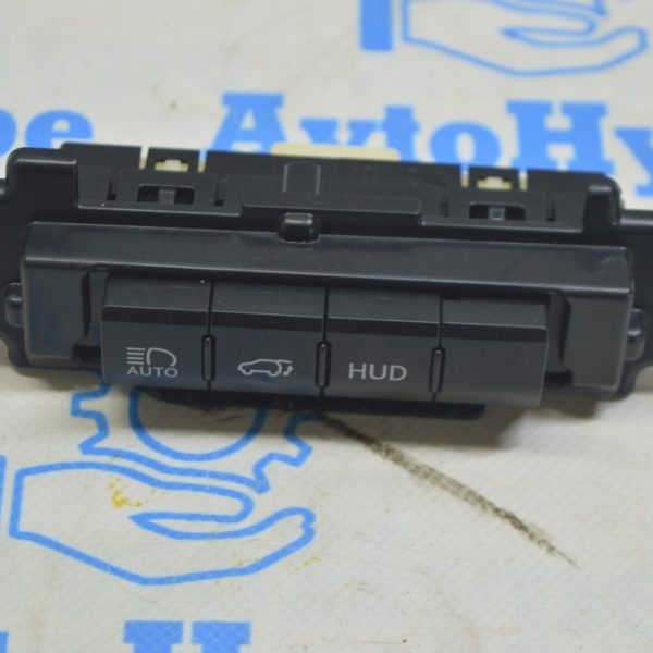 Блок кнопок передней панели Lexus RX450h 16-22 3 кнопки (01) 84010-0E161
