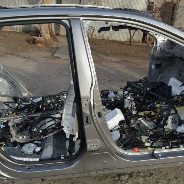 Стойка кузова центральная правая Lexus RX350 RX450h 16-22 61311-0E070