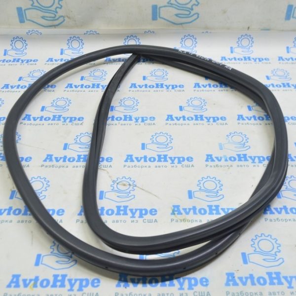 Уплотнитель дверного проема задний правый Lexus RX350 RX450h 16-22 62331-0E070