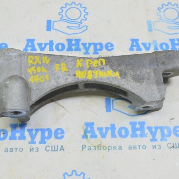 Кронштейн подушки двигателя правый Lexus RX350 RX450h 16-22 12341-0P010