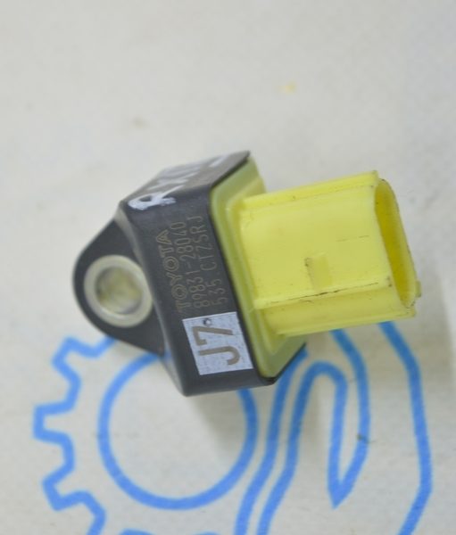 Датчик подушки безопасности задний левый Lexus RX350 RX450h 16-22 89831-28040