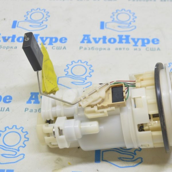 Топливный насос бензонасос Lexus RX450h 16-19 (02) 77020-48270