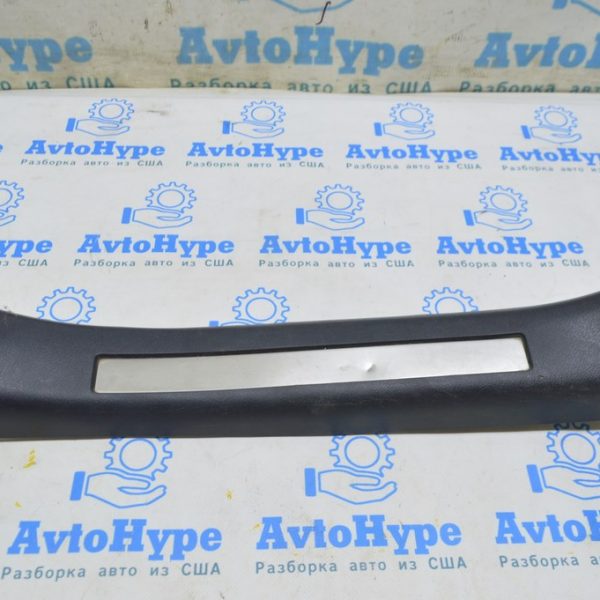 Накладка порога внутр задняя левая Lexus RX350 RX450h 16-22 черн с хромом (02) вмятина 67916-0E020