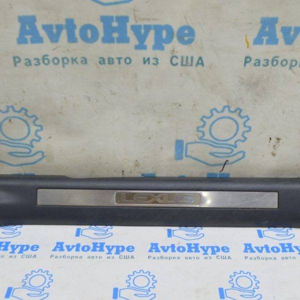 Накладка порога внутр передняя правая Lexus RX350 RX450h 16-22 черн с хромом (02) царапины 6791048130C0