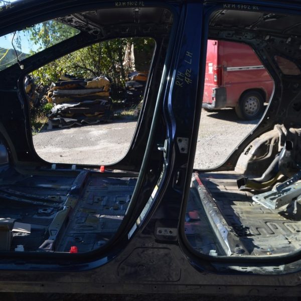 Стойка кузова центральная левая Lexus RX350 RX450h 16-22 (02) 61312-0E070