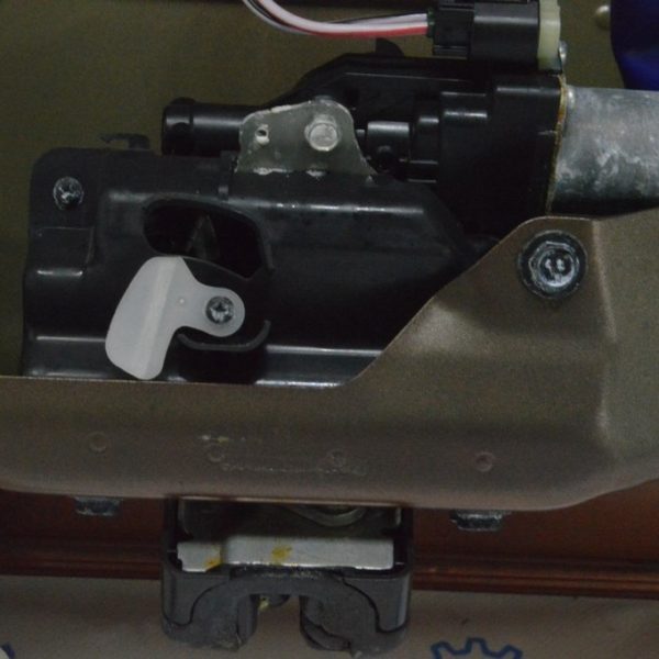 Замок двери багажника Lexus RX 350/350h/500h 23- 69350-0E200